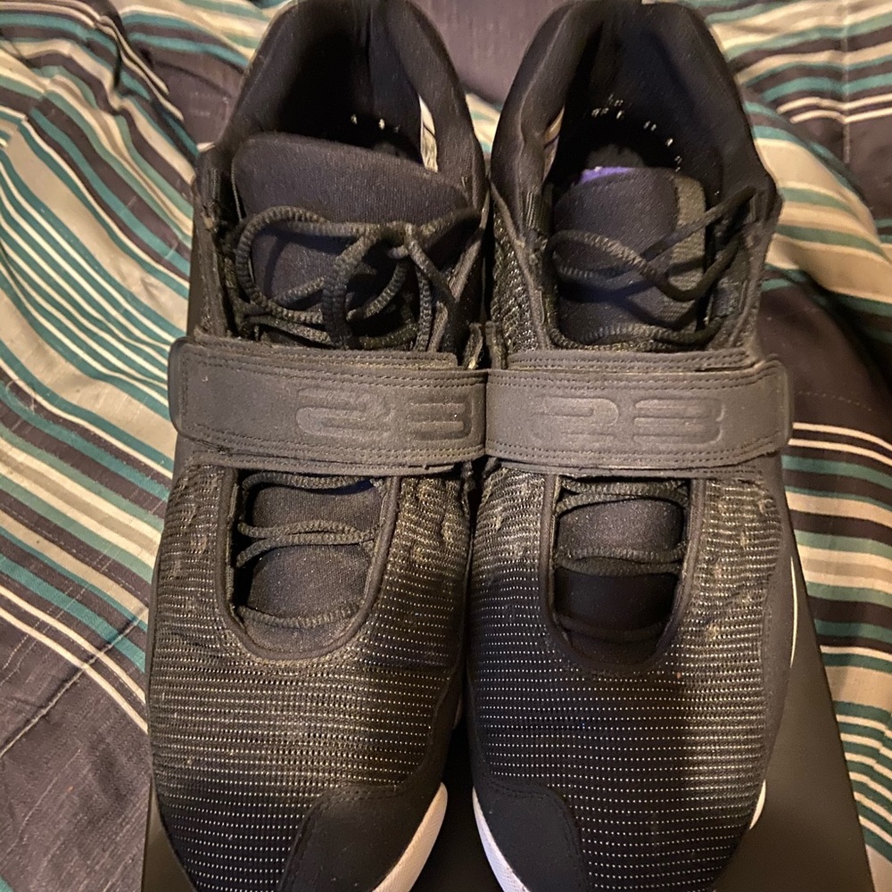 Jordan Black Cats